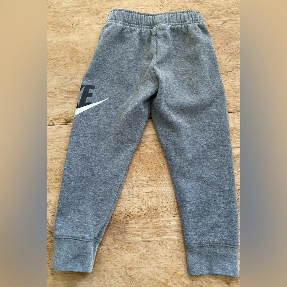 Nike Kids‎ Club Sz 4 XS Carbon Heather Logo Joggers